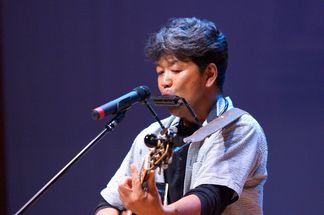 �����@��