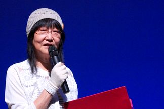 ���D����