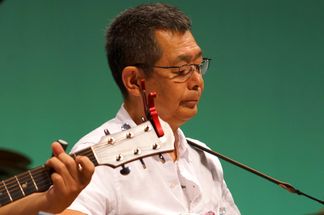 �M�^�[�u���̒��Ԃ���