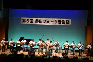 �M�^�[�u���̒��Ԃ���