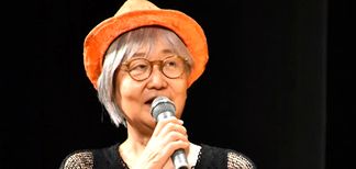 ���D����