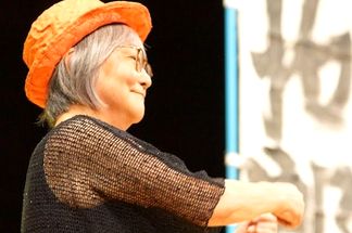 ���D����