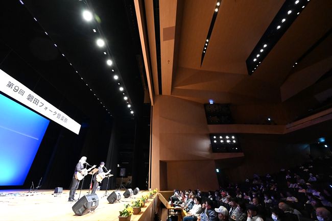 �h��������Y