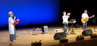 ���D����