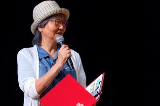 ���D����