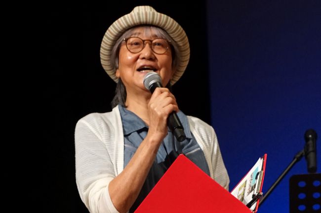 ���D����