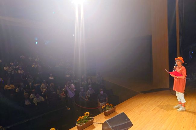 ���D����