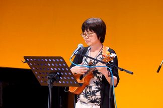 �����܏��X