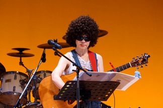 �������