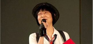 ���D����