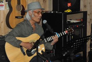 �M�^�[�u�����\��