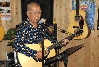 �M�^�[�u�����\��