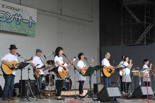 �l���΂̕��R���T�[�g